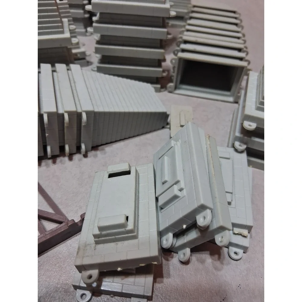 HO Scale Train Bridge Piers Risers Track Supports Too Many Pieces To Count